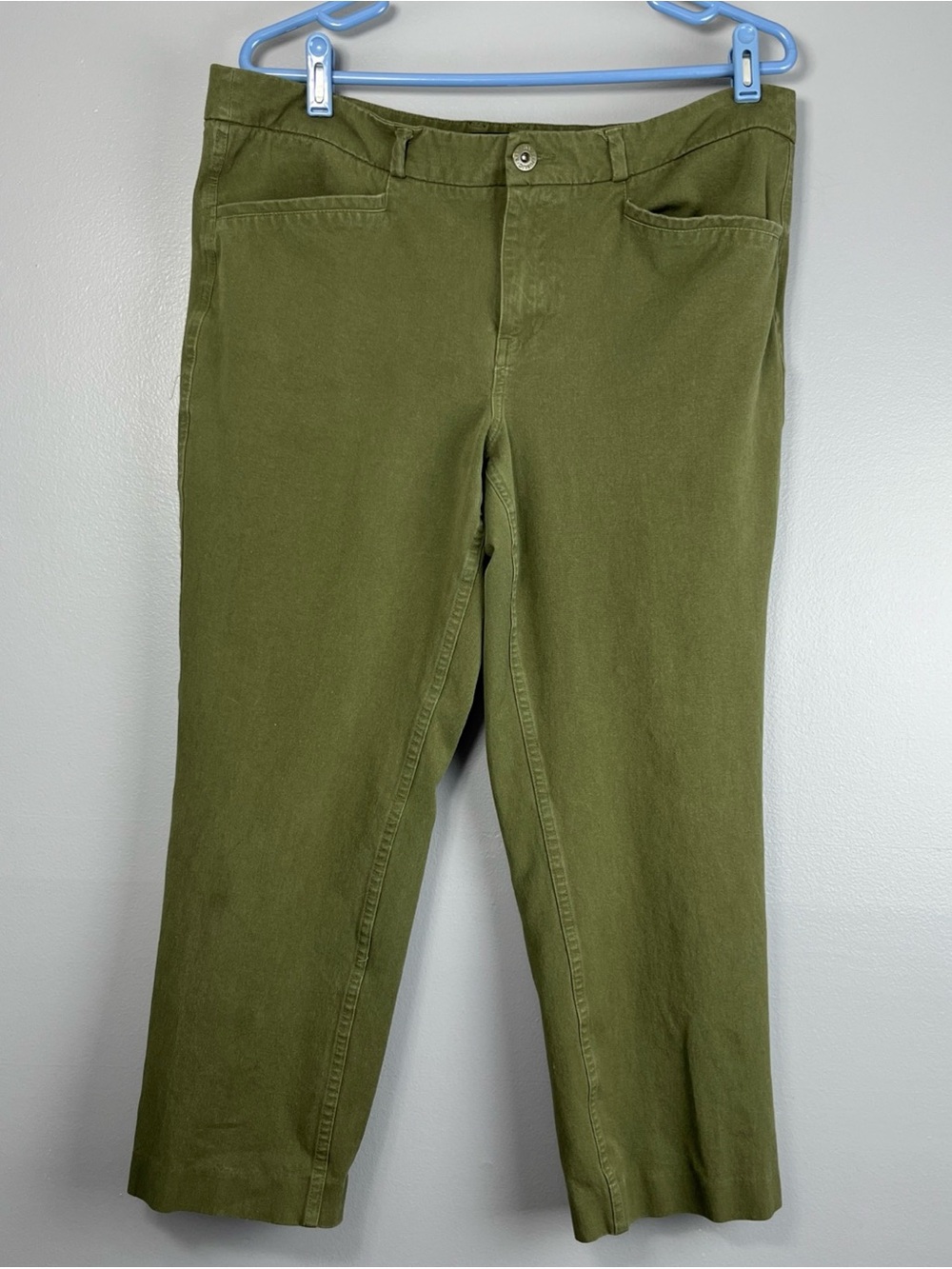 Banana Republic women’s mid rise cropped olive green straight leg pants
